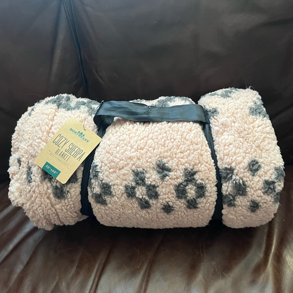 Northeast Outfitters Sherpa Blanket
